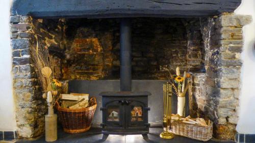Hartland Casa | East Titchberry Cottage - Thatched cottage charm in rural North Devon