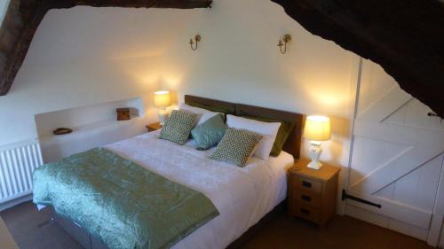 Hartland Casa | East Titchberry Cottage - Thatched cottage charm in rural North Devon
