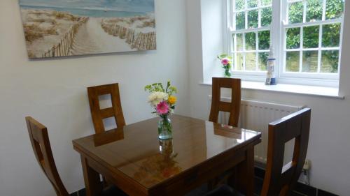 Hartland Casa | East Titchberry Cottage - Thatched cottage charm in rural North Devon