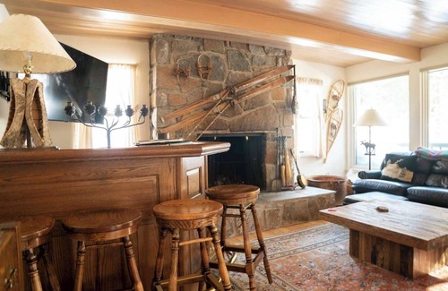 Sugar Bowl Resort Casa | East Village - Beautiful home nestled in the California's Sierra