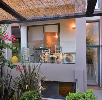 Diasella Casa | East-West