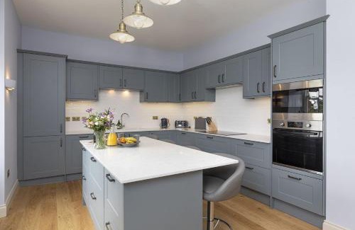 Thornhill Casa | East Wing