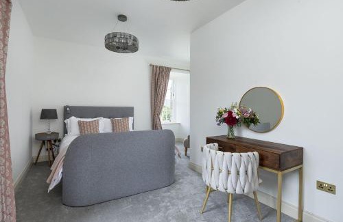 Thornhill Casa | East Wing