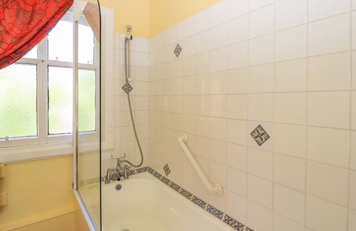 Strathpeffer Cabaña | EAST WING, romantic, character holiday cottage in Strathpeffer