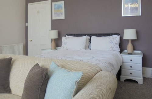 Eastbourne Seafront Apartamento | Eastbourne Views, spacious villa apartment close to beach & town