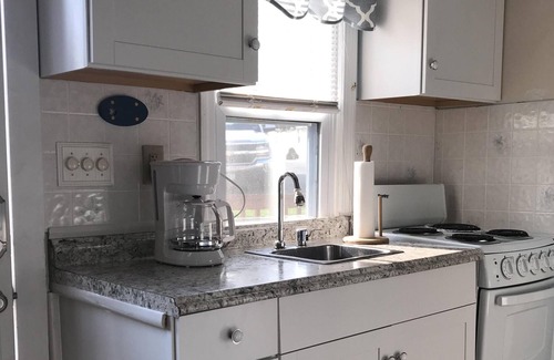 Laconia Cabaña | Eastern Shores Cottage