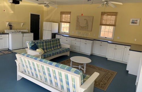 Eastham Casa | Eastham, 4BR, retrocede hasta la costa nacional, vistas del agua de la bahía de Salt Pond