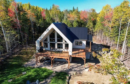 Les Eboulements Chalet De Esquí | Eastman 73: Timberblock Style & Scenic River View