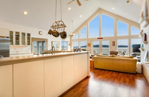 Greenbank Casa | Eastside Beachside