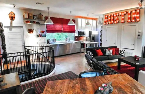 Blackshear-Prospect Hill Casa | Eastside Hilltop Skyline Stunner