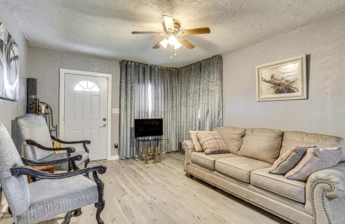 Central Oklahoma City Casa | Eastside OKC Hideaway Yard, 1 Mi to State Capitol