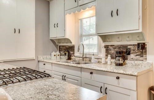 Central Oklahoma City Casa | Eastside OKC Hideaway Yard, 1 Mi to State Capitol