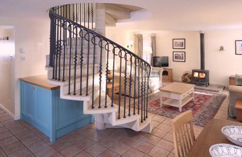 Penicuik Casa | Eastside Steading - Family barn in the Pentland Hills, Edinburgh