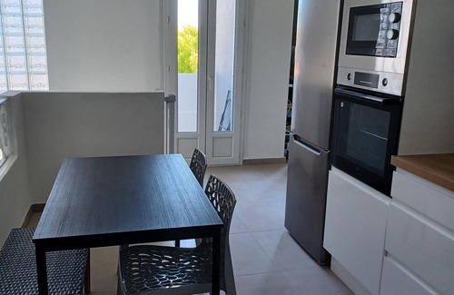 Toulon Apartamento | EastToulon 1rst independent floor of a villa, 3 rooms 70 m², balconies, terrace