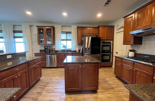 Eastvale Casa | Eastvale House w/Pool & 100' RV & Boat Parking!