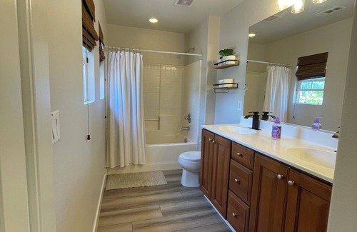 Eastvale Casa | Eastvale House w/Pool & 100' RV & Boat Parking!