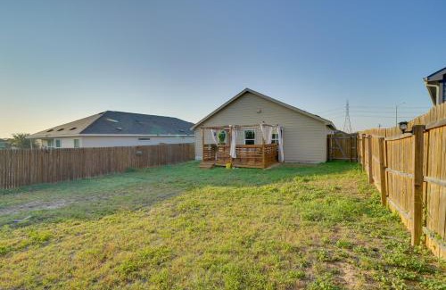 San Antonio Casa | Easy Access to Dtwn San Antonio Suburban Home