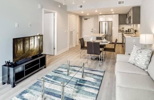 Woodmont Triangle Apartamento | Easy Access to I-270| Close to Bethesda Central Farm Market |by GLS