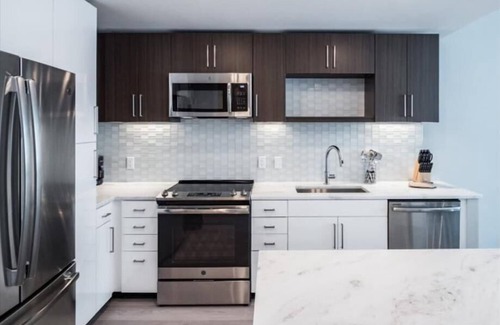 Woodmont Triangle Apartamento | Easy Access to I-270| Close to Bethesda Central Farm Market |by GLS