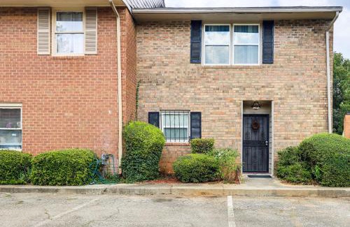 Decatur Casa | Easy ATL Access Suburban Home Base with Patio