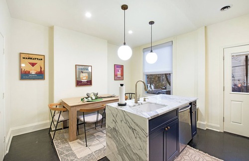 McGinley Square Apartamento | Easy Commute to NYC Budget Stay + Pet Friendly