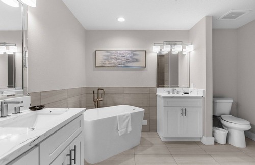 Florida Central Atlantic Coast Hotel | Easy Disney Access from Your Three Spacious, Welcoming Orlando Suites | Pool