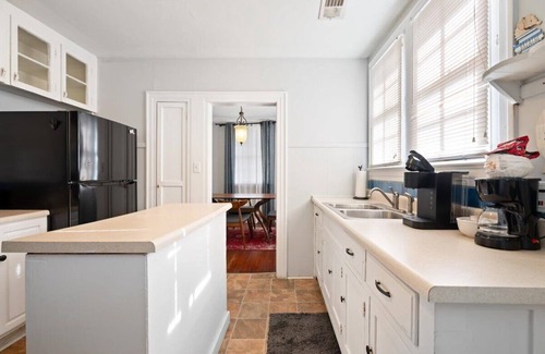 Richmond Hill Casa | Easy Drive to Pembroke & Historic District+Pets