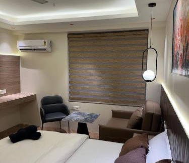 Jaypee Greens Apartamento | Easy Stayz - Comfy stays in Greater Noida near Expo Mart
