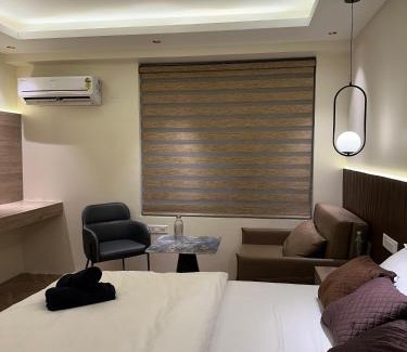 Jaypee Greens Apartamento | Easy Stayz - Premium stays in Greater Noida