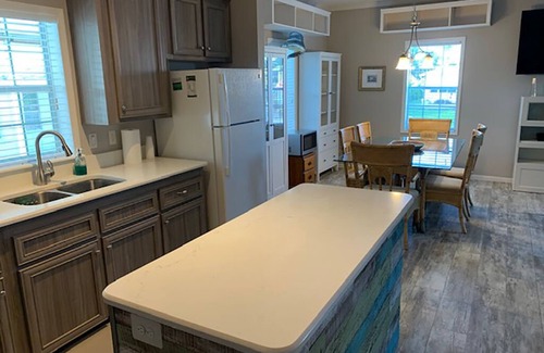 Hobe Sound Casa | Easy Sunny Florida Getaway - 10 mins to the beach!