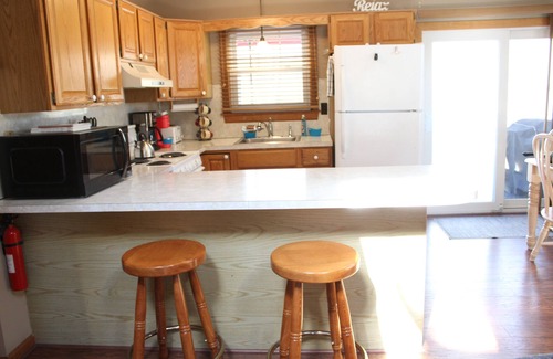 Lackawaxen Casa | Easy walk to the ski slopes and the shop.