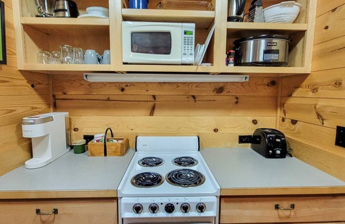 Mazama Cabina | Easy Winters - one bedroom cabin at Wilson Ranch