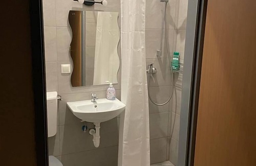 Vienna Hotel | easybook-in
