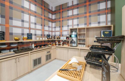 La Villette Hotel | easyHotel Marseille Euromed