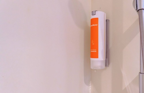 Gewerbeschule Hotel | easyHotel Zürich City Limmatplatz
