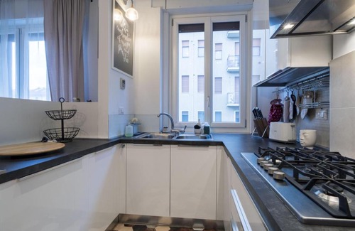 Zona Farini Apartamento | Easylife - Elegante e chic dimora con balcone