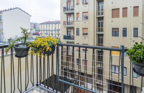 Zona Farini Apartamento | Easylife - Elegante e chic dimora con balcone