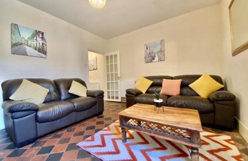 Grantham Apartamento | EasyRest House 1 Grantham - 6 Beds & Free Parking - Spacious & Comfy - Access to A1, Town Centre & Shops