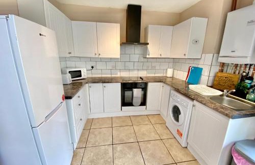 Grantham Apartamento | EasyRest House 1 Grantham - 6 Beds & Free Parking - Spacious & Comfy - Access to A1, Town Centre & Shops