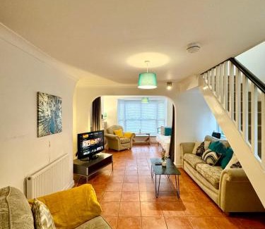 Pinchbeck Apartamento | EasyRest Spalding - 6 Beds & Free Parking - Central & Quiet Location - Entire Spacious House