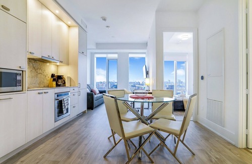 CityPlace Condominio | Eat Play Work - New! Front & Spadina Luxury Condo
