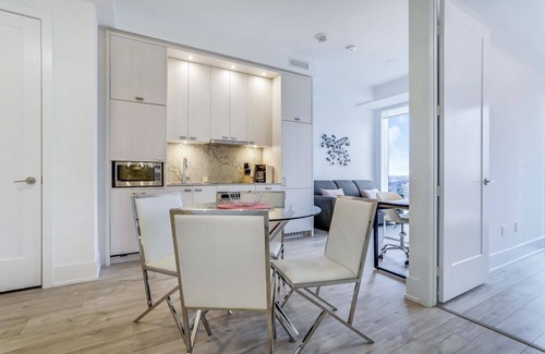 CityPlace Condominio | Eat Play Work - New! Front & Spadina Luxury Condo