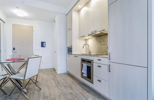 CityPlace Condominio | Eat Play Work - New! Front & Spadina Luxury Condo