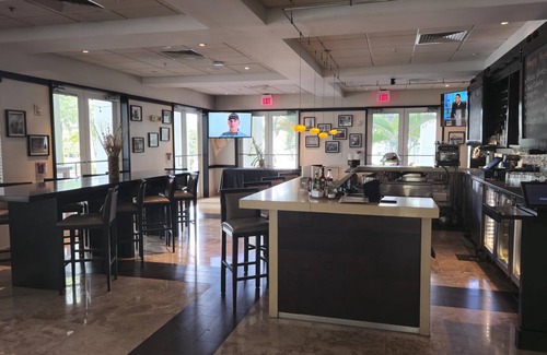 Doral Condominio | Eat, Sleep, Golf, Repeat, King Suite with Kitchen