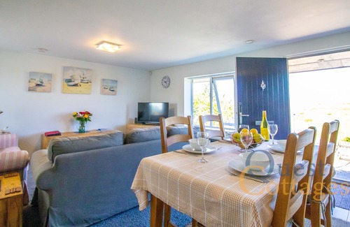 Icklesham Casa | Ebb n Flow - 2 Bed Bungalow - Looks over Nature Reserve & Beach - Ideal secluded bungalow - parking
