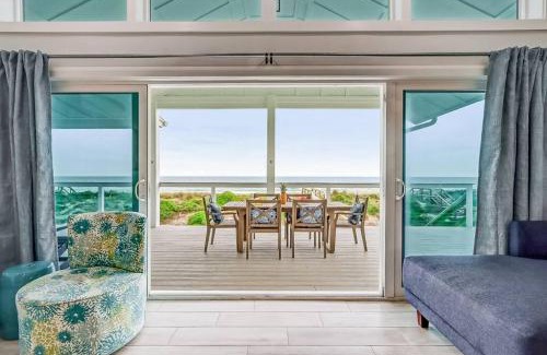 Fernandina Beach Casa | Ebb Tide Cottage - Beachfront - Huge Oceanfront Deck - Hot Tub