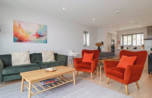 Porth Cabaña | EBBTIDE, family friendly, with a garden in Newquay
