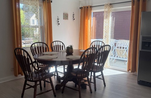 Waukegan Casa | Eben-Ezer House, 7 mins to The Naval Base.