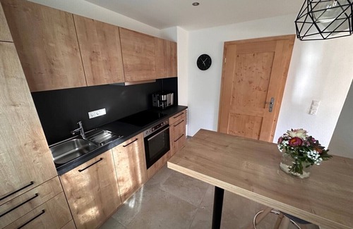 Hohenaschau im Chiemgau Apartamento | Ebenerdige Ferienwohnung Schlossblick 60 qm, Separates Schlafzimmer, Terrasse