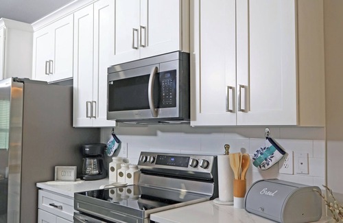 Palm Bay Casa | Ebenezer House 3-bedroom in awesome Palm Bay with AC, treadmill room